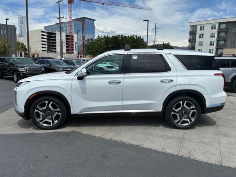 Used 2023 Hyundai Palisade Limited AWD/4WD image 9