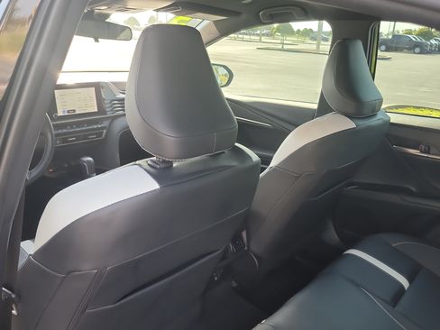 Used 2025 Toyota Camry SE FWD image 12