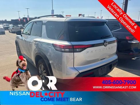 Used 2025 Nissan Pathfinder SV AWD/4WD image 3