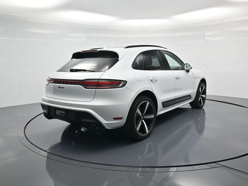 Used 2026 Porsche Macan AWD/4WD image 30