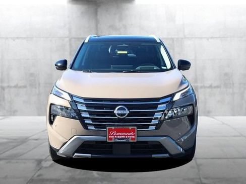 Certified 2025 Nissan Rogue SL w/ Tech Package AWD/4WD image 4
