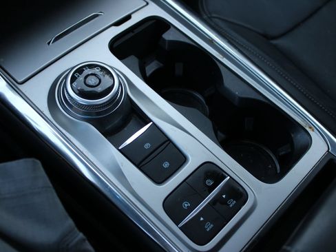 Used 2020 Ford Explorer Limited RWD image 17