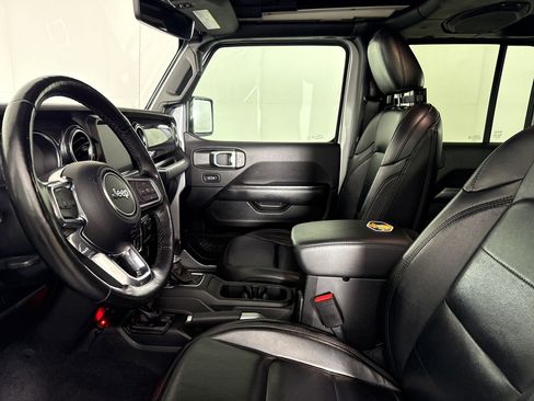 Used 2022 Jeep Wrangler Unlimited Sahara AWD/4WD image 19
