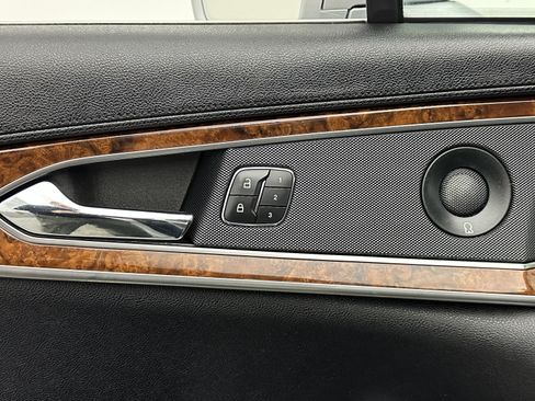 Used 2020 Lincoln Nautilus Reserve w/ Equipment Group 201A image 15