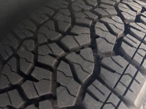 Used 2021 Chevrolet Tahoe Z71 image 40