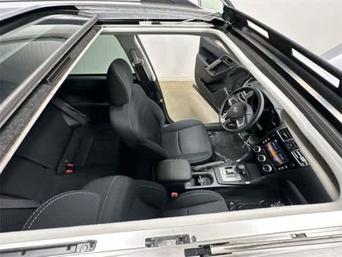 Used 2018 Subaru Forester 2.5i Premium w/ Kicker Audio Upgrade Package image 6