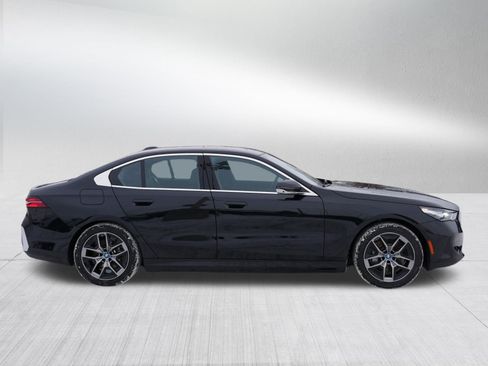 Used 2024 BMW i5 eDrive40i w/ Premium Package image 8