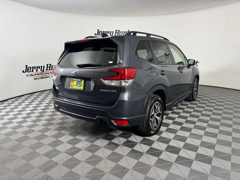 Used 2024 Subaru Forester Premium AWD/4WD image 5
