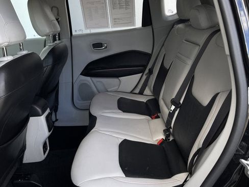 Used 2018 Jeep Compass Limited w/ Navigation Group image 27