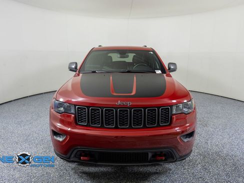 Used 2019 Jeep Grand Cherokee Trailhawk AWD/4WD image 2