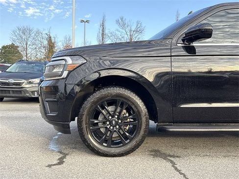 Used 2024 Ford Expedition XLT image 6