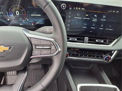 New 2026 Chevrolet Equinox LT w/ Convenience Package II FWD image 6