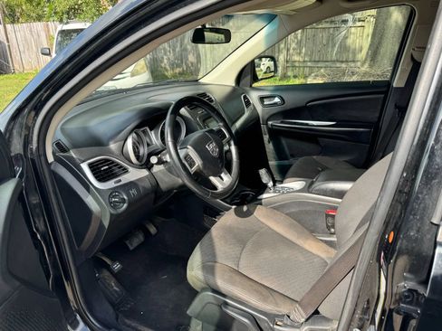 Used 2018 Dodge Journey SE w/ Popular Equipment Group FWD image 16