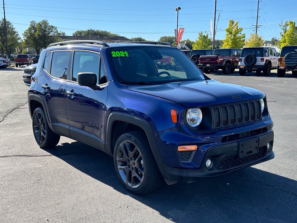 Used 2021 Jeep Renegade Latitude AWD/4WD image 4