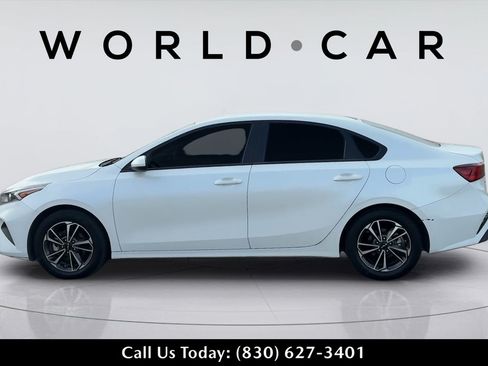 Used 2023 Kia Forte LXS FWD image 4