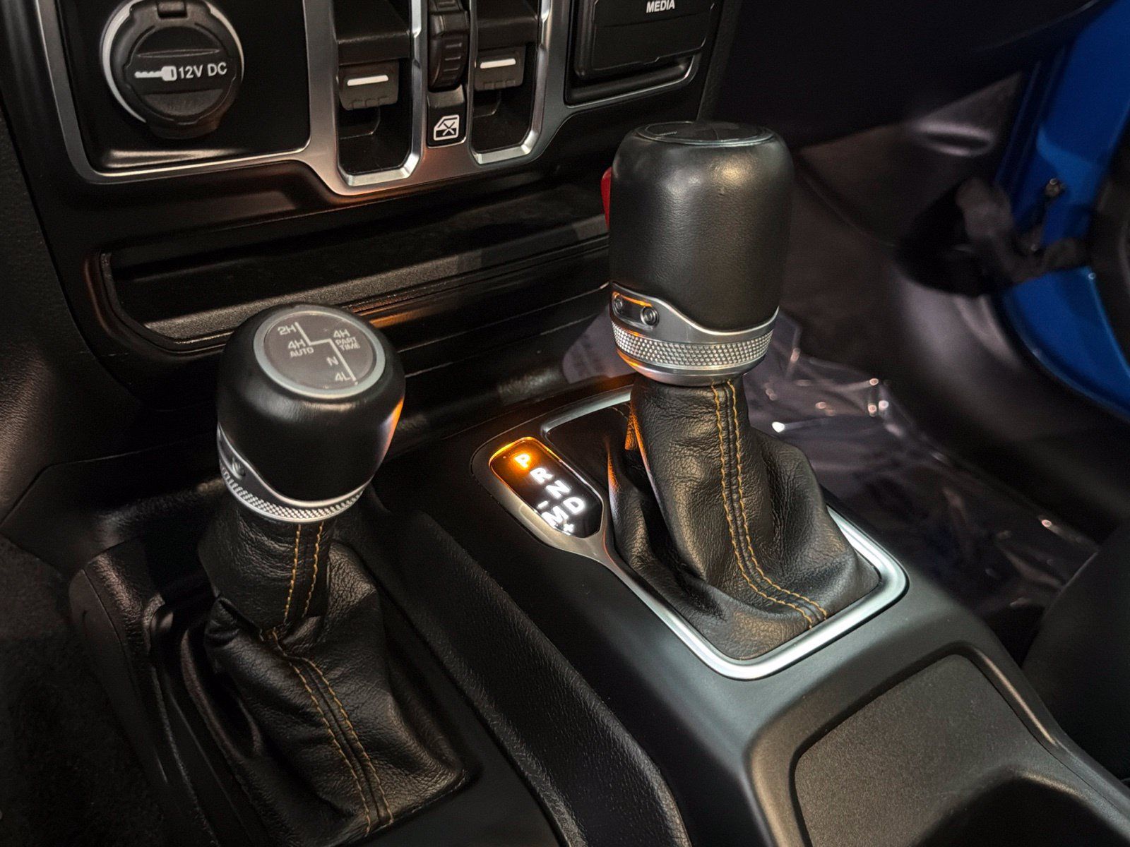 Used 2023 Jeep Wrangler Unlimited Sahara AWD/4WD image 28