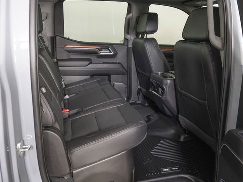 Used 2024 GMC Sierra 1500 Denali w/ Denali Reserve Package AWD/4WD image 11