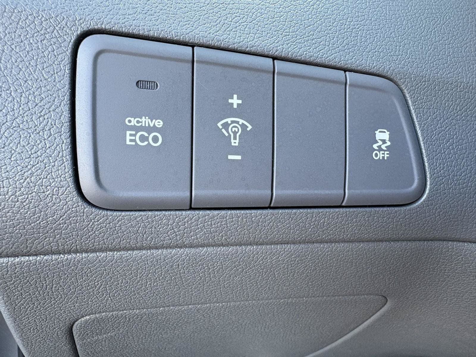 Used 2015 Hyundai Elantra SE w/ Option Group 02 FWD image 24