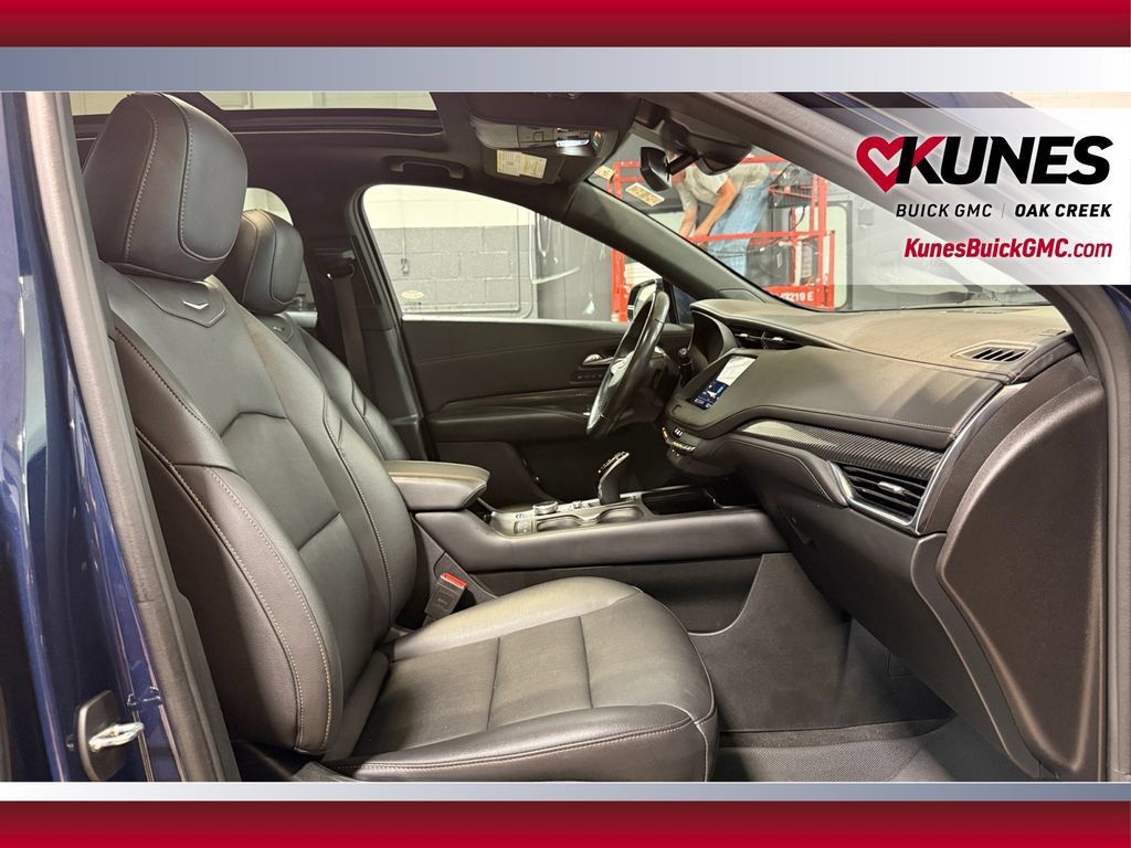 Used 2022 Cadillac XT4 Sport w/ Sun And Sound Package AWD/4WD image 37