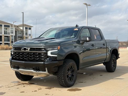 Used 2026 Chevrolet Silverado 1500 ZR2 w/ Dark Appearance Package image 3