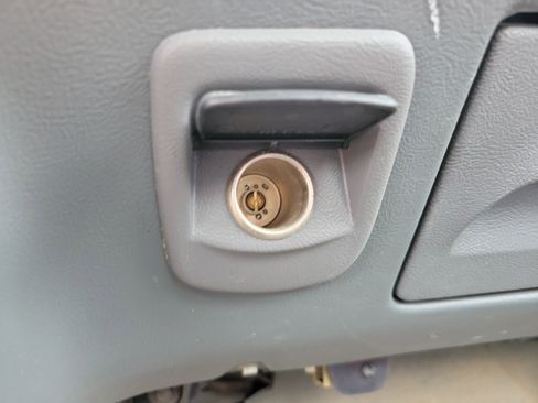 Used 1992 Ford F450 2WD Regular Cab Super Duty image 21