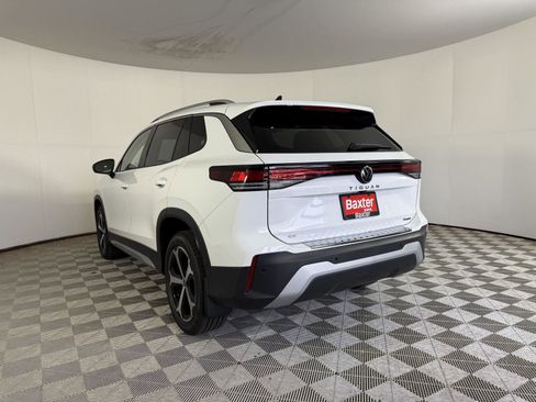 New 2026 Volkswagen Tiguan SE AWD/4WD image 8
