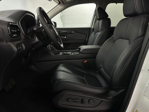 New 2025 Honda Pilot EX-L image 5