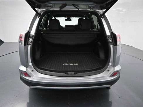 Used 2017 Toyota RAV4 SE AWD/4WD image 7