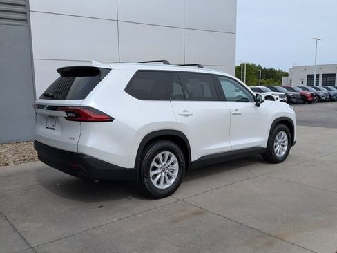 Used 2025 Toyota Grand Highlander FWD image 4