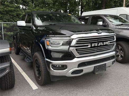 Used 2022 RAM 1500 Laramie AWD/4WD image 3