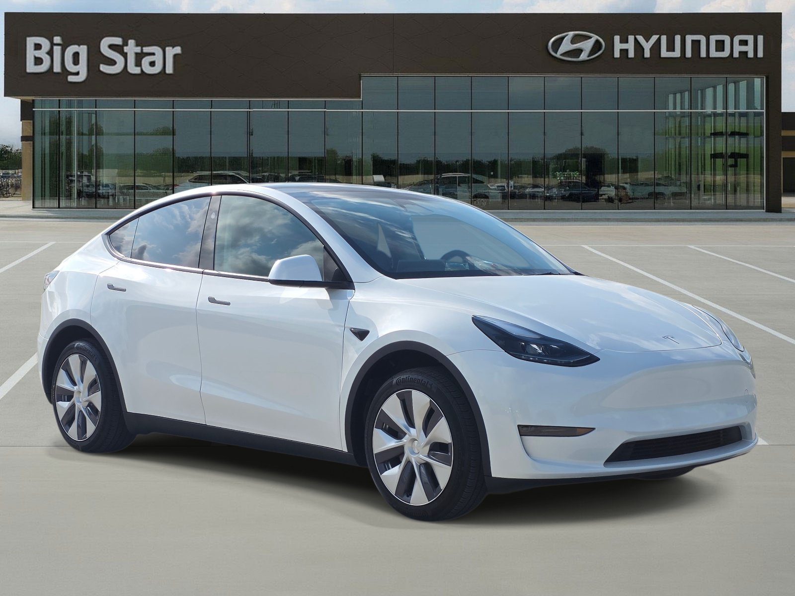 Used 2024 Tesla Model Y Long Range RWD image 6