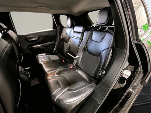 Used 2019 Jeep Cherokee Latitude Plus w/ Cold Weather Group image 26