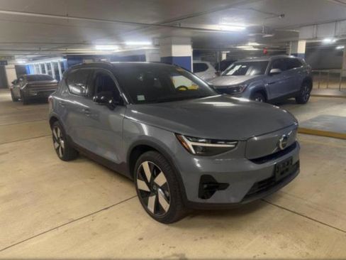 Used 2023 Volvo XC40 Recharge Ultimate AWD/4WD image 2