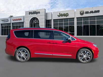 New 2026 Chrysler Pacifica Pinnacle
