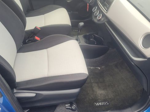 Used 2014 Toyota Yaris LE image 21
