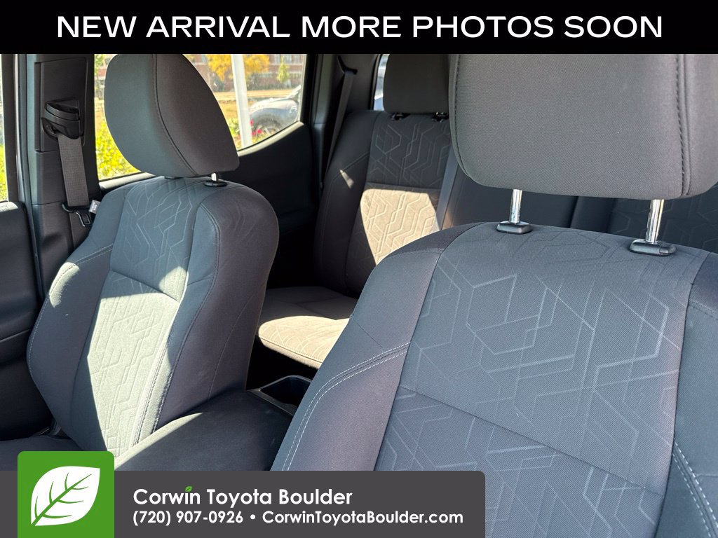 Used 2018 Toyota Tacoma TRD Off-Road w/ Technology Package AWD/4WD image 10