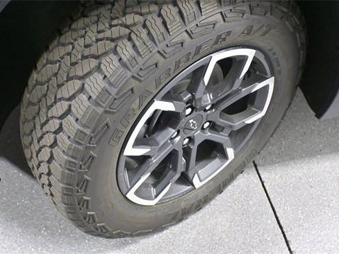 New 2026 Chevrolet Equinox ACTIV w/ Convenience Package III image 10