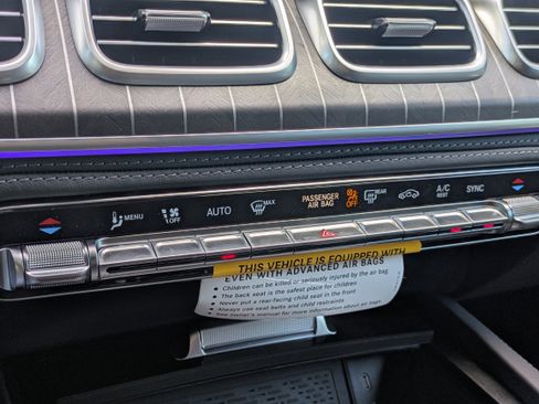 Used 2026 Mercedes-Benz Maybach GLS 600 4MATIC image 39