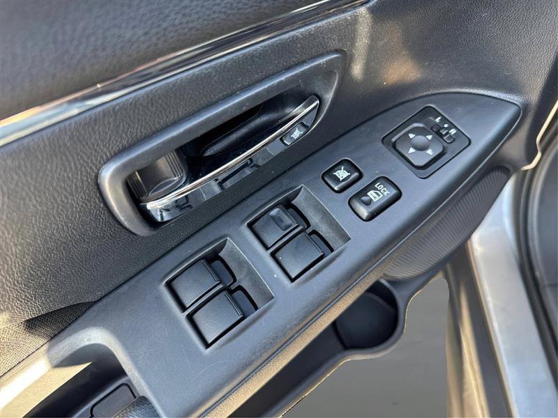 Used 2025 Mitsubishi Outlander Sport ES AWD/4WD image 29