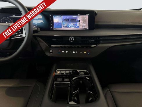 Certified 2025 Nissan Murano SV AWD/4WD image 24