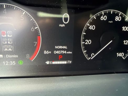 Used 2024 Honda Pilot EX-L image 2