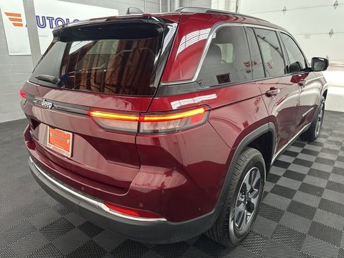 Used 2024 Jeep Grand Cherokee Limited 4xe image 10