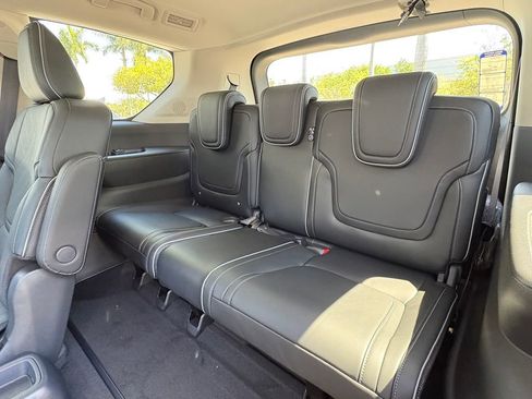 New 2026 INFINITI QX80 Luxe RWD image 9