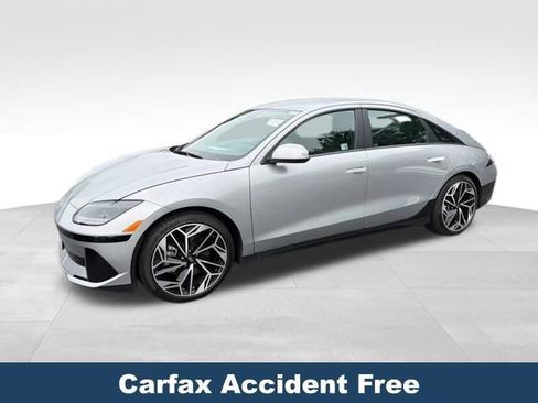 Used 2024 Hyundai Ioniq 6 SEL RWD image 2