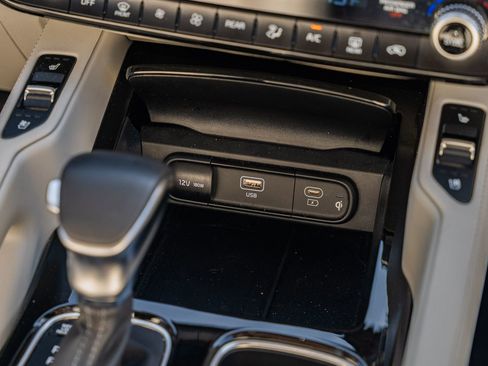 Used 2023 Kia Telluride EX w/ EX Captain's Chair Package image 32