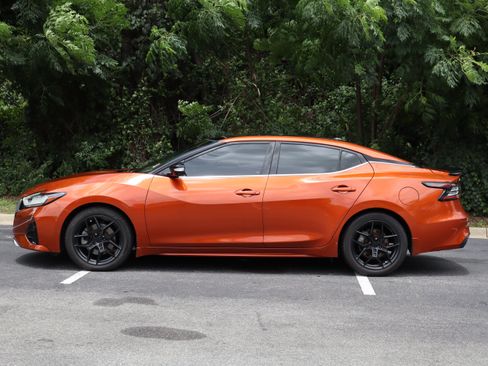 Used 2020 Nissan Maxima SR w/ Sport Mat Group FWD image 9