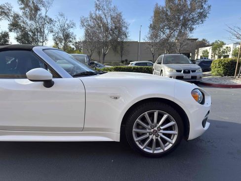 Used 2018 FIAT 124 Spider Lusso w/ Convenience Group image 21
