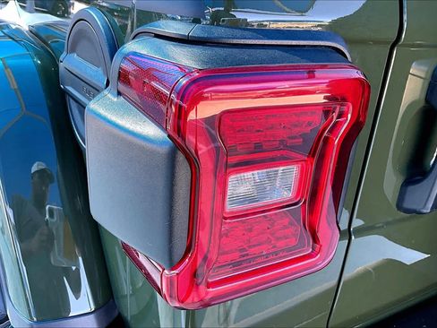 Used 2023 Jeep Wrangler Unlimited Rubicon w/ Xtreme 35 Tire Package image 29