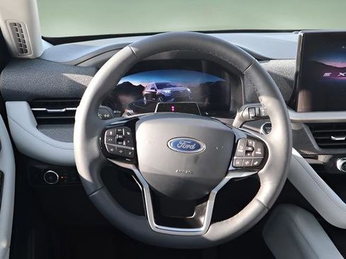 New 2026 Ford Explorer Platinum w/ LUX Leather Package AWD/4WD image 10