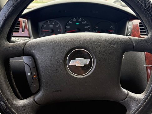 Used 2009 Chevrolet Impala LS FWD image 16